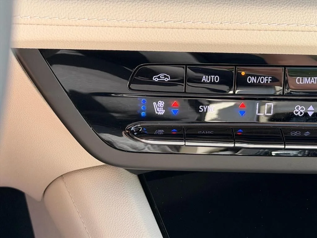 Used 2023 Blue Buick Avenir image 27