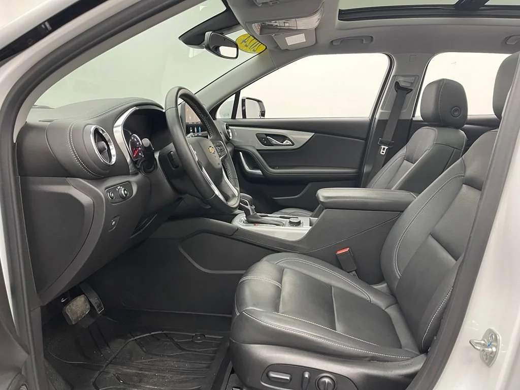 Used 2024 Summit White Chevrolet 3LT image 18