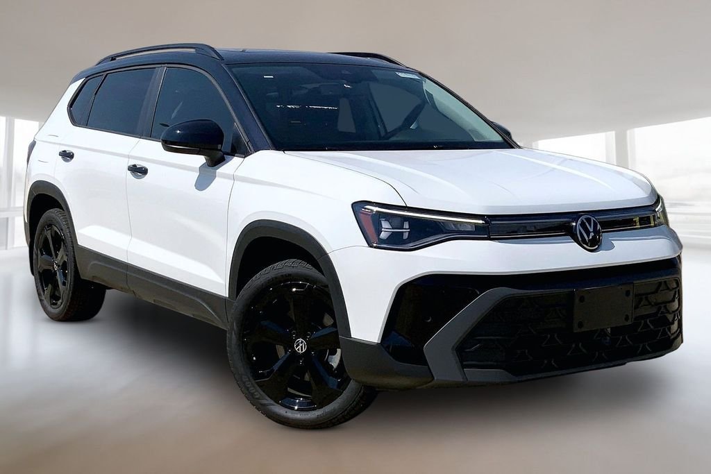 New 2026 Pure White w/Deep Blk Rf Volkswagen 1.5T SE Black image 2