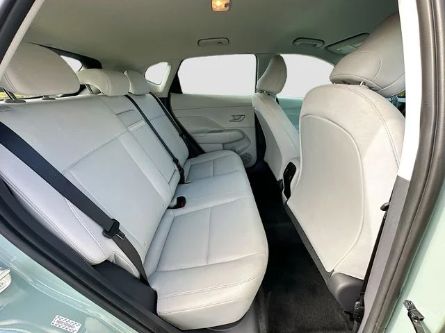 Used 2025 Green Hyundai SEL image 25