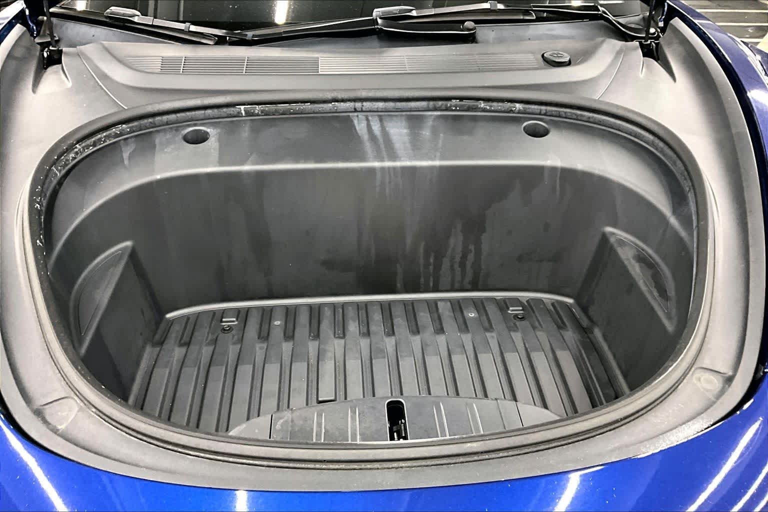 Used 2023 Deep Blue Metallic Tesla  image 31