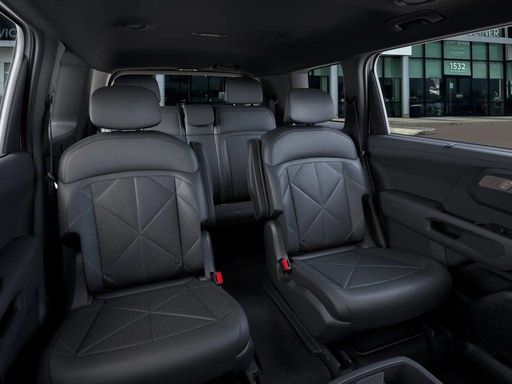 New 2027 Glacial White Pearl Kia EX image 16