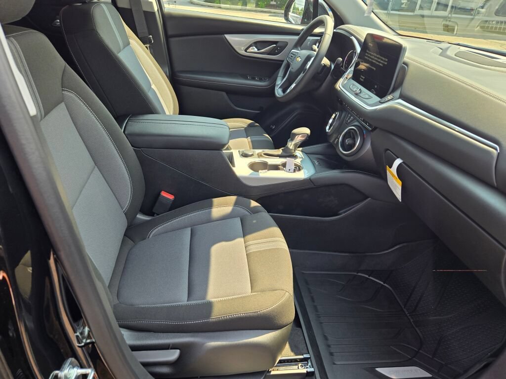 New 2026 Black Chevrolet 2LT image 4