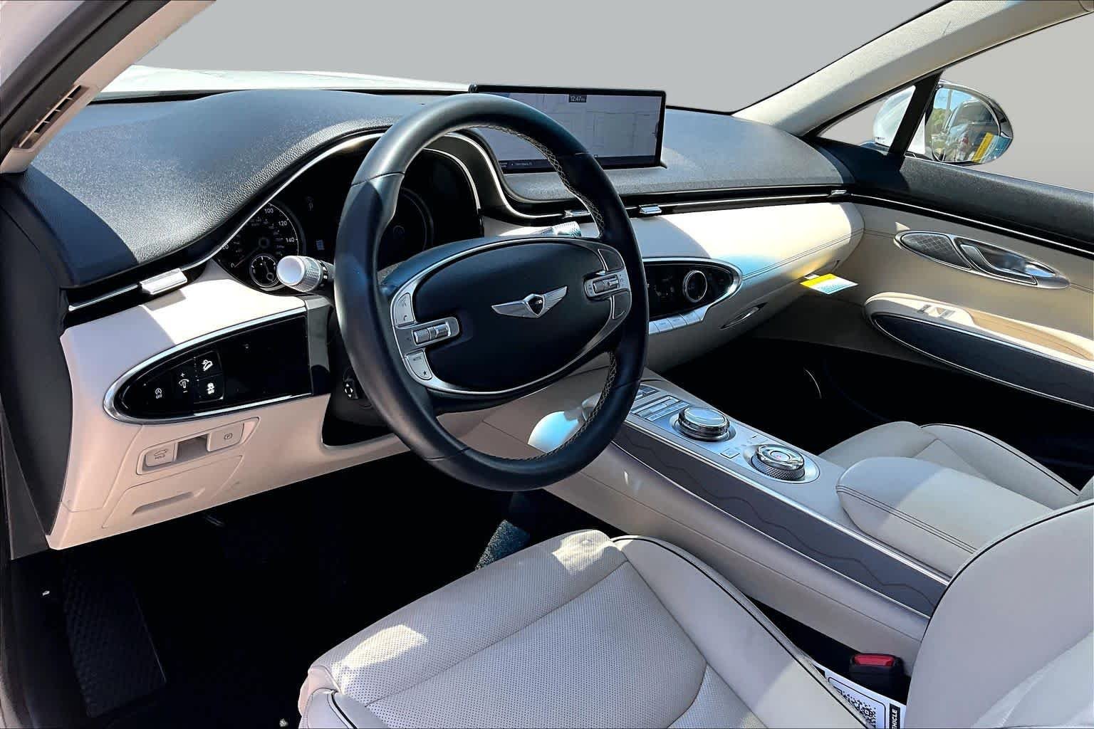 Used 2023 Uyuni White Genesis 2.5T image 18