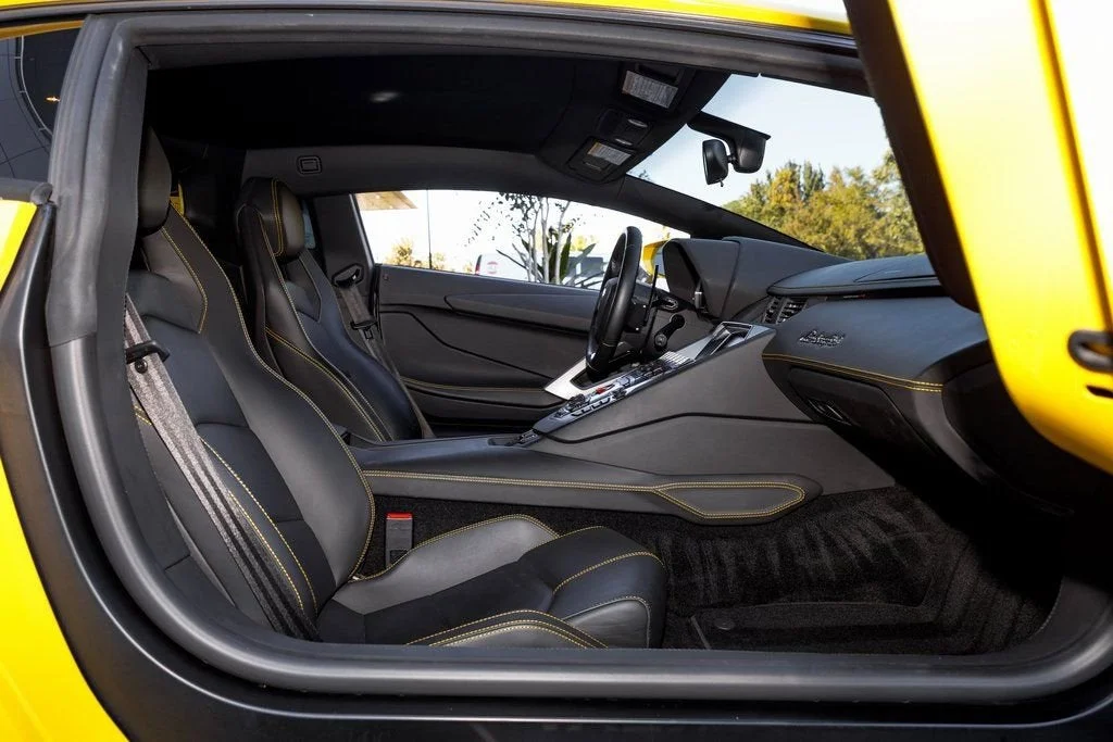 Used 2014 Giallo Evros Lamborghini LP700-4 image 31