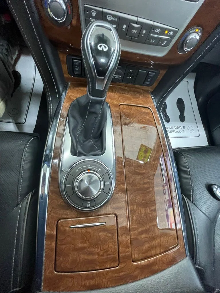 Used 2019 Black INFINITI LUXE image 18