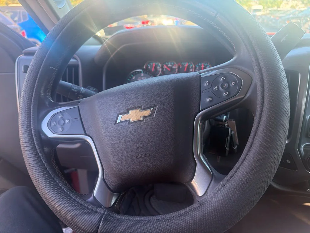 Used 2018 Red Chevrolet LT image 16