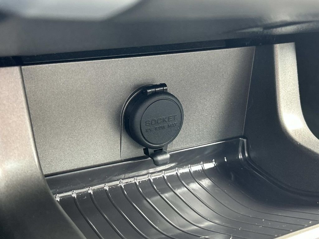 Used 2014 Gray Nissan SL image 29