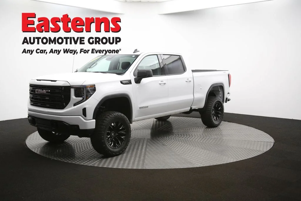 Used 2025 White GMC Elevation image 54