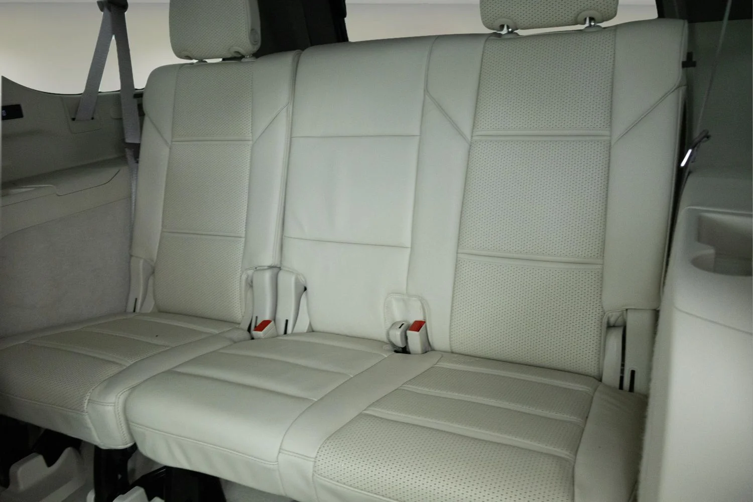 Certified Used 2024 White Cadillac Sport Platinum image 29