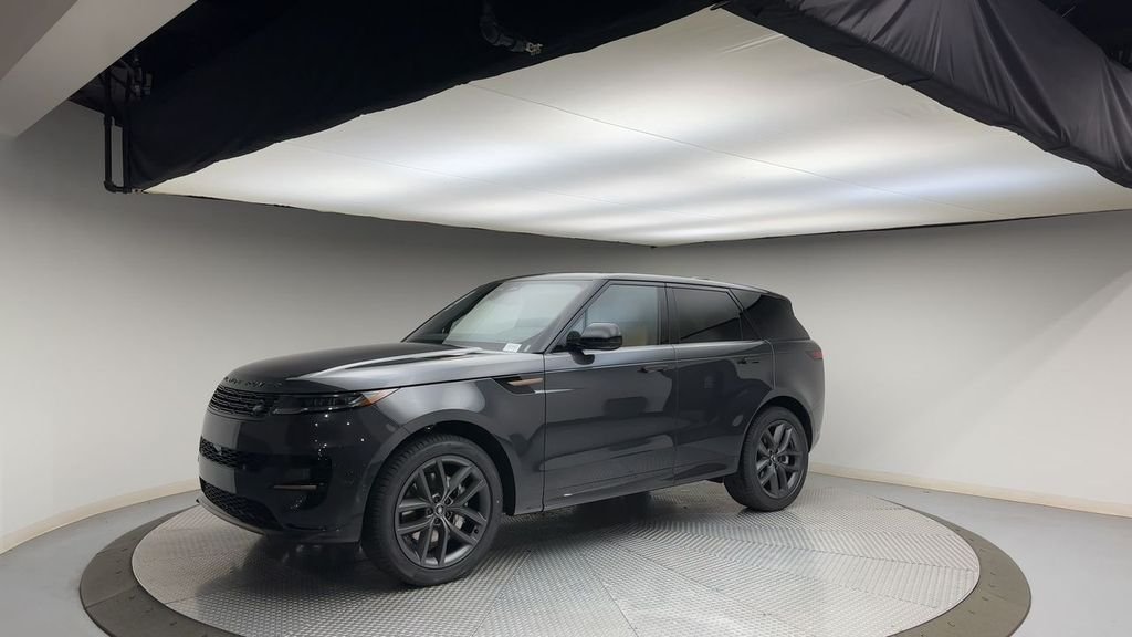 Certified Used 2025 Carpathian Gray Premium Metallic Land Rover Dynamic SE image 4