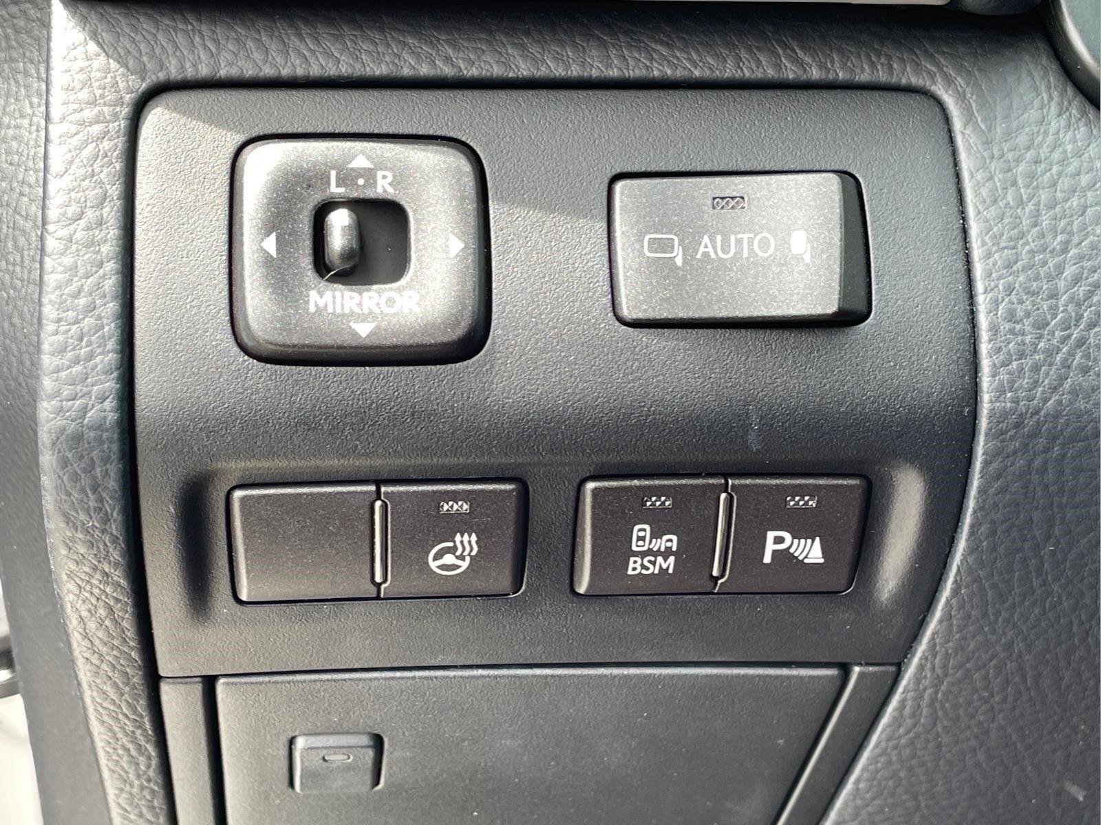 Used 2015 Liquid Platinum Lexus COMFORT image 20