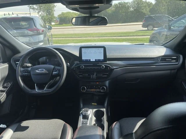 2025 Ford Escape ST-Line Select - Photo 38