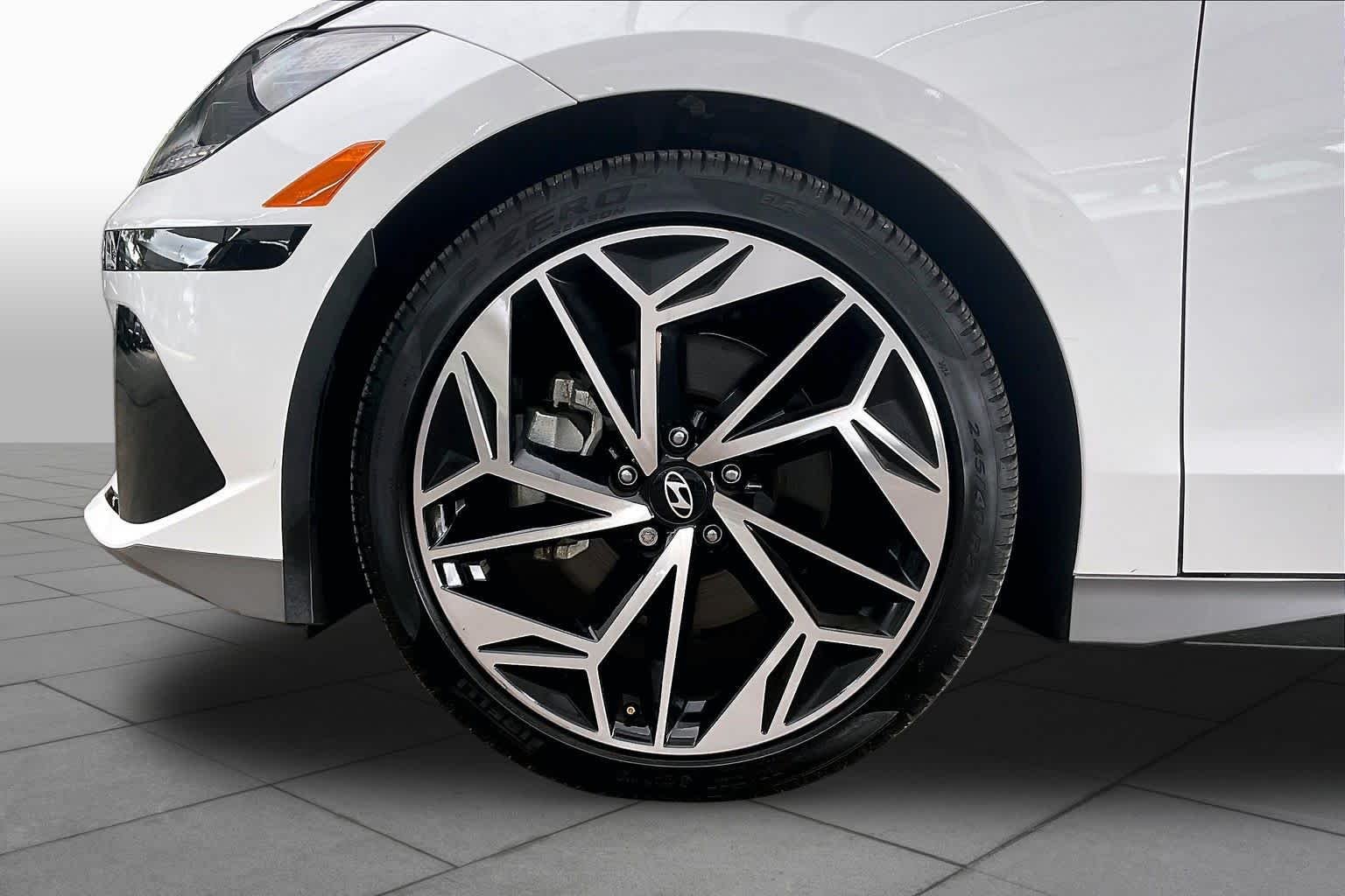 2025 Hyundai IONIQ 6 SEL - Photo 10