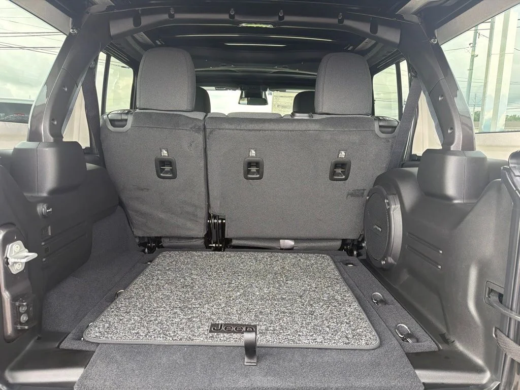 New 2026 Granite Crystal Metallic Clear-Coat Exterior Paint Jeep 85th Anniversary Edition image 10