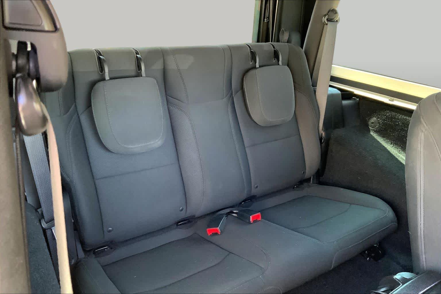 Used 2018 Black Clearcoat Jeep Sport S image 16