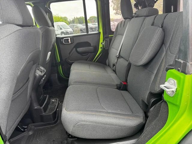Certified Used 2025  Jeep Sport S 4xe image 19