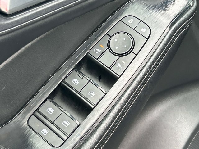 Used 2025 Gray Nissan SV image 27