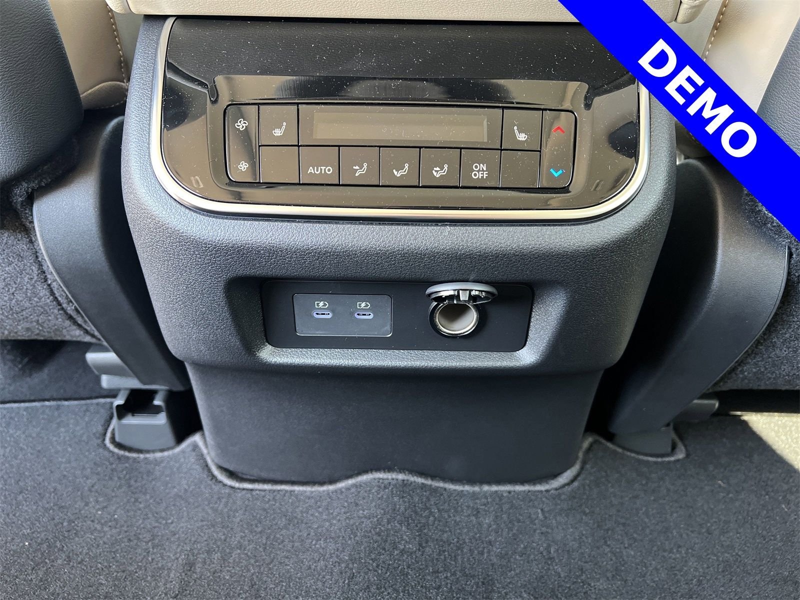 2025 Nissan Armada Platinum Reserve - Photo 26