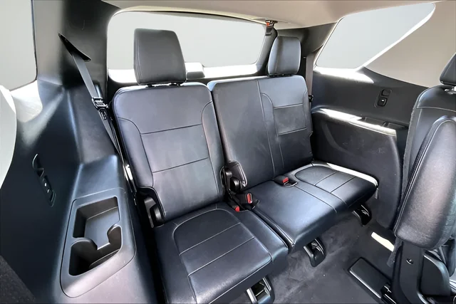 Used 2020 Silver Ice Metallic Chevrolet LT image 31