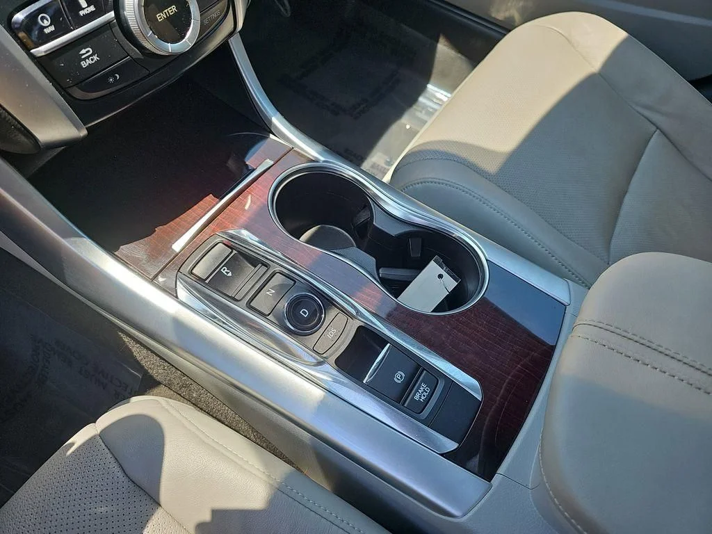 Used 2015  Acura V6 Tech image 23