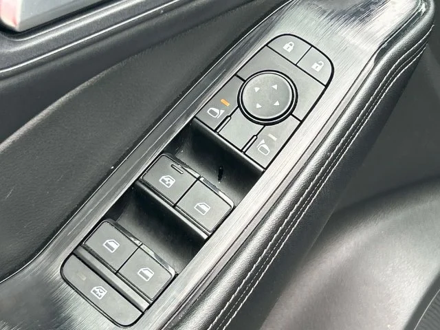 Used 2025 Gray Nissan SV image 27