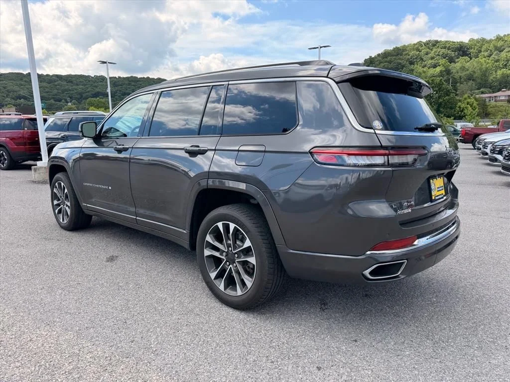 Used 2021 Gray Jeep Overland image 5