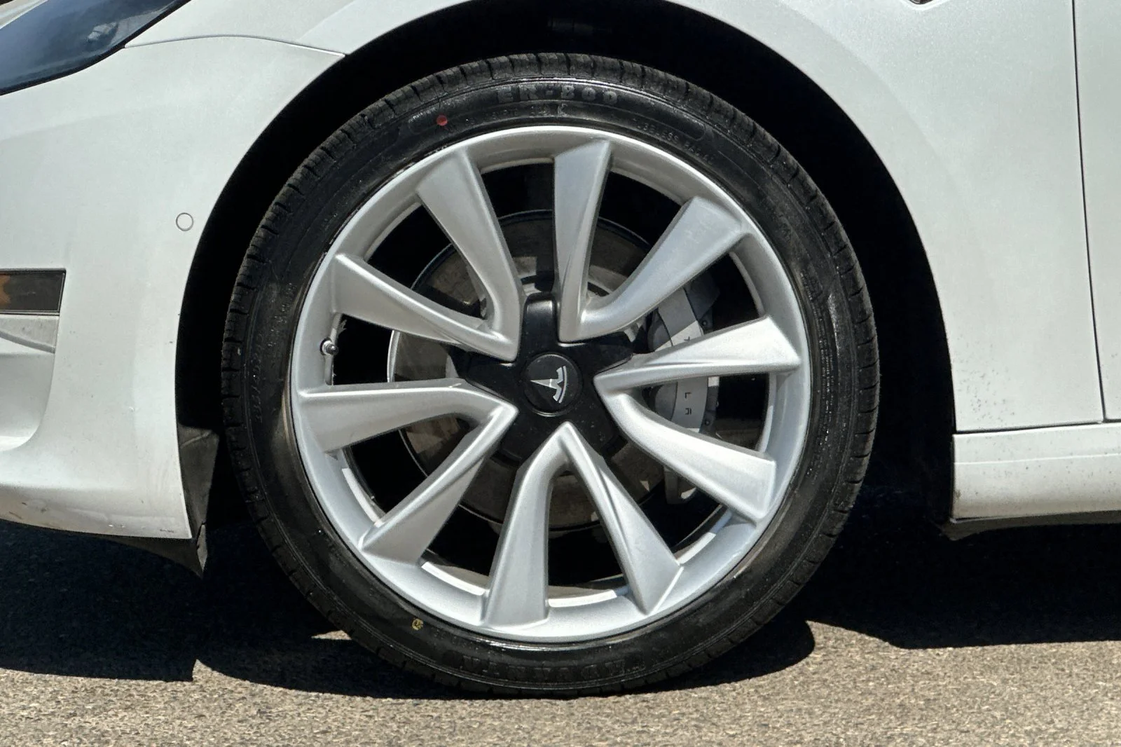 Used 2019 White Tesla Standard Range Plus image 25