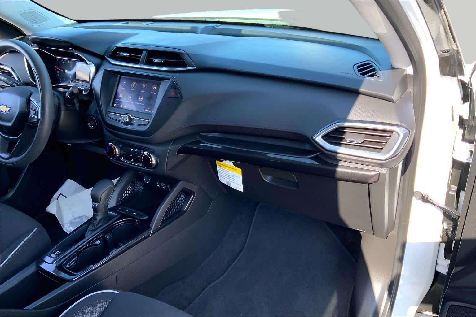 Used 2021 Summit White Chevrolet LT image 17