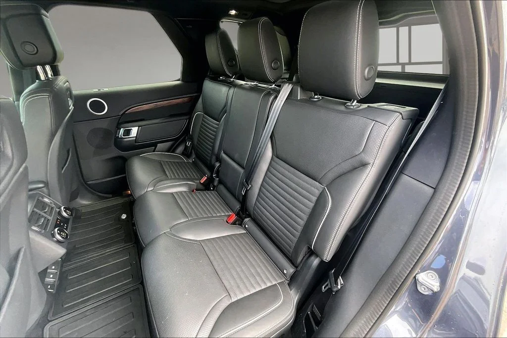 Used 2024 Blue Land Rover Dynamic SE image 26