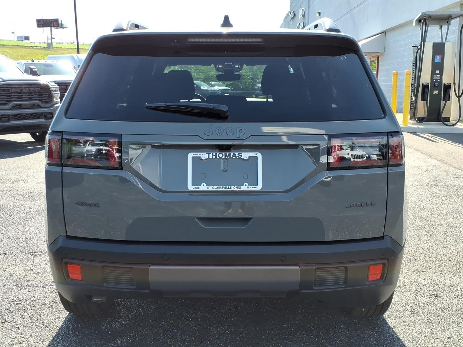 New 2026 Sting-Gray Clear-Coat Exterior Paint Jeep Laredo image 4