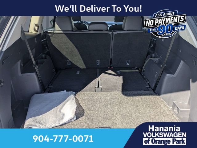 Used 2018 Black Volkswagen 2.0T SE w/Technology image 12