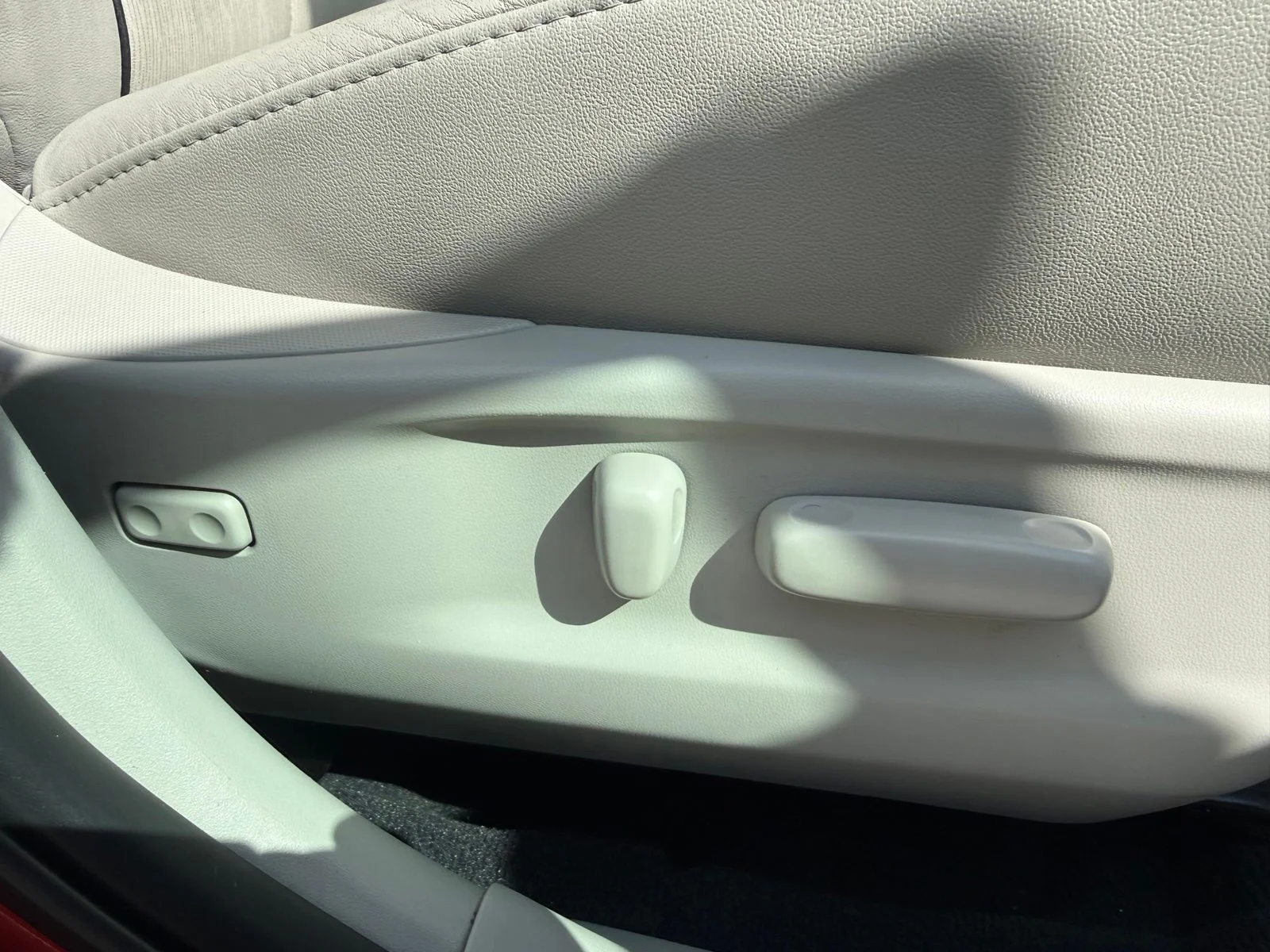 Used 2009 Red Toyota Base image 31