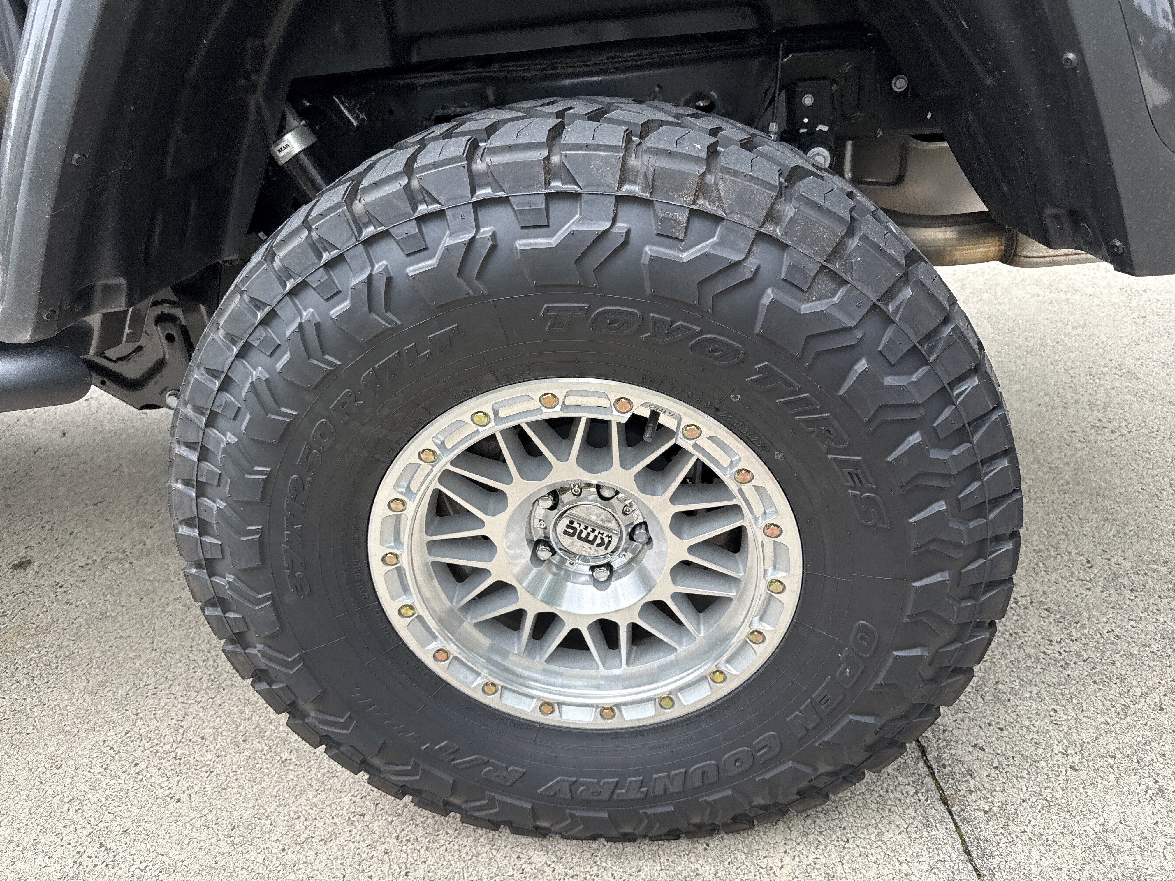 New 2026 Granite Crystal Metallic Clearcoat Jeep Rubicon X image 27