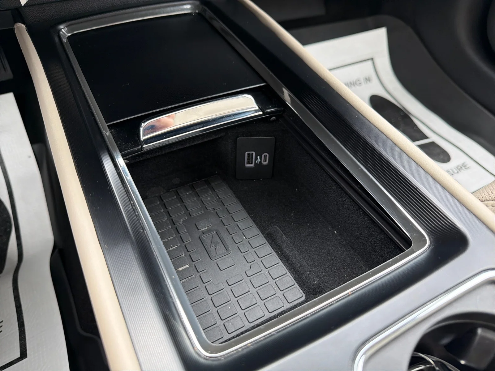 Used 2025 Pristine White Lincoln Grand Touring image 20