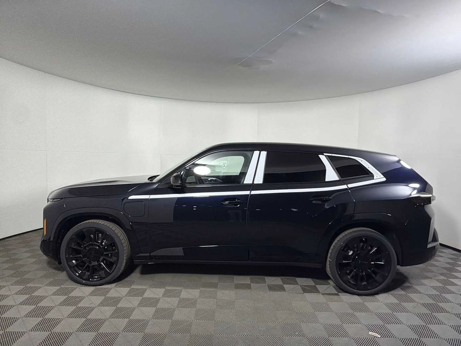 New 2026 Carbon Black Metallic BMW Label image 4