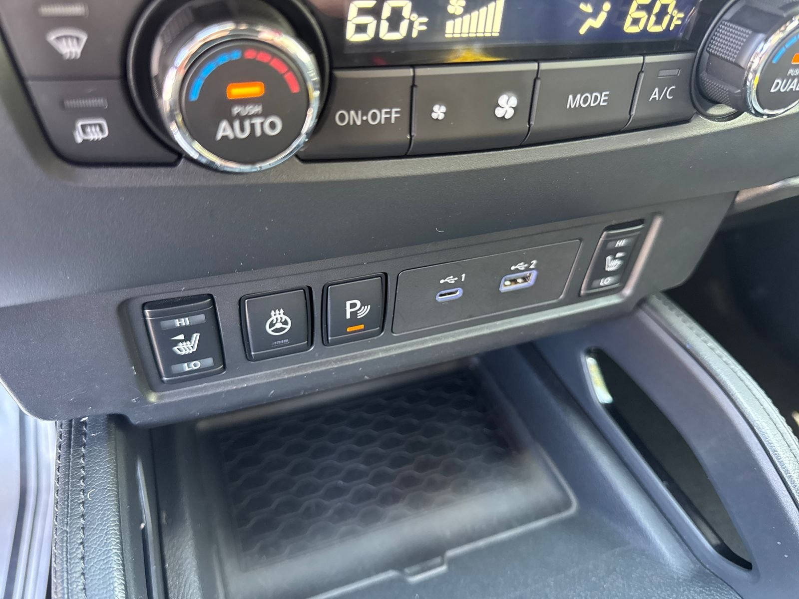 Used 2022 Glacier White Nissan PRO-X image 24