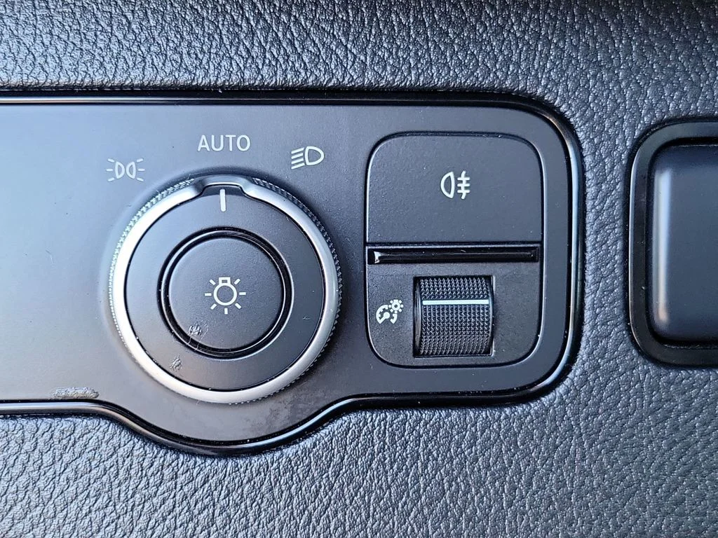 Used 2025 Arctic White Mercedes-Benz 12 Passenger image 44