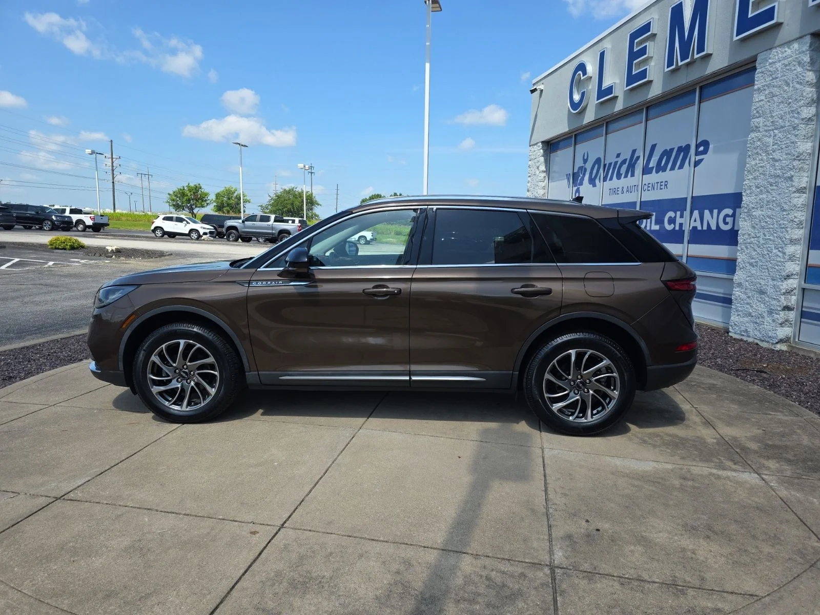Used 2022 Smoke Metallic Lincoln Standard image 4