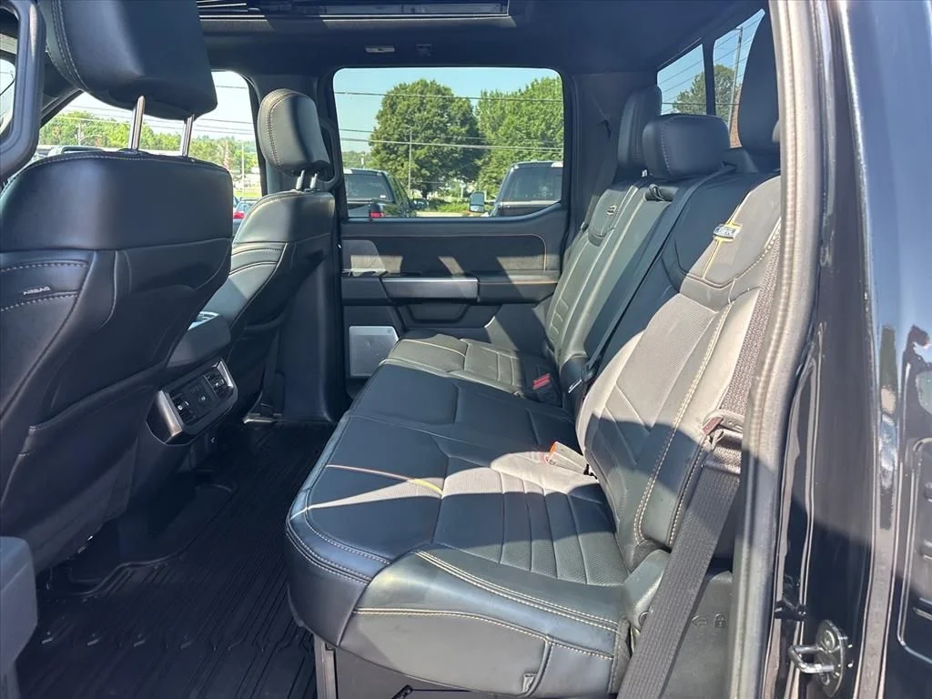 2023 Ford F-450 Super Duty Platinum - Photo 17