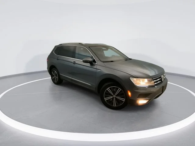 Used 2018 Gray Volkswagen 2.0T SEL image 8