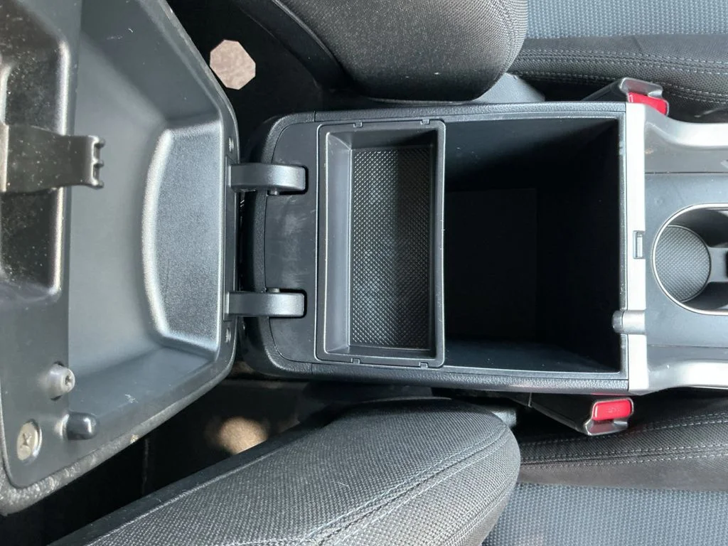 Used 2016 Silver Kia LX image 28
