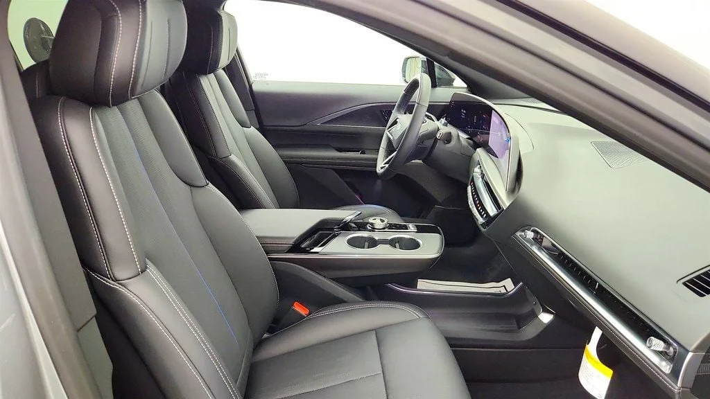 Used 2026 Argent Silver Metallic Cadillac 4dr Sport w/ AWD Propulsion & NACS Adapter image 23