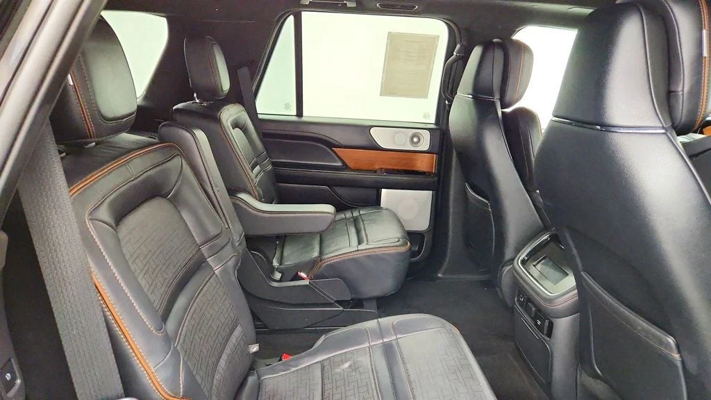 Used 2022 Infinite Black Metallic Clearcoat Lincoln Black Label 4x4 image 24