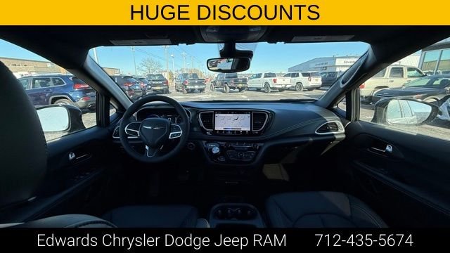 2026 Chrysler Pacifica Select - Photo 27