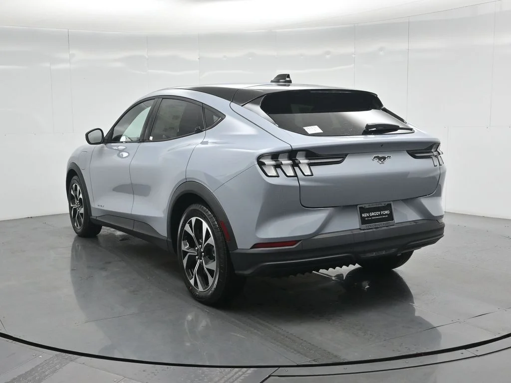 New 2026 Gray Ford Select image 26