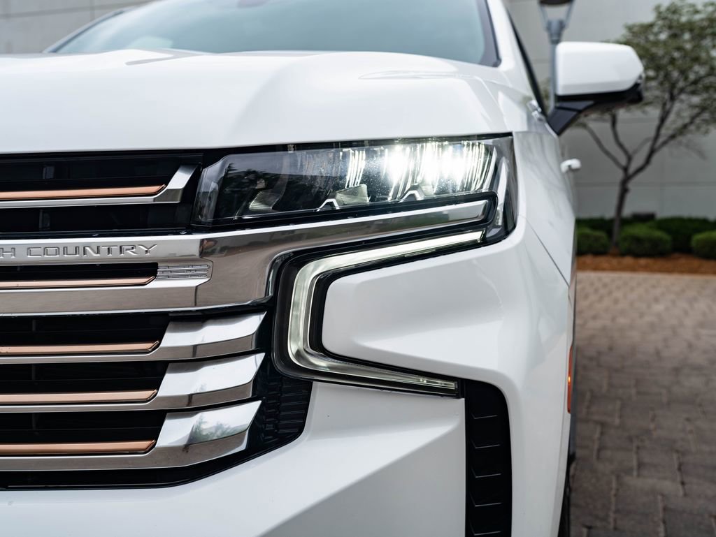 Used 2021 Summit White Chevrolet High Country image 14