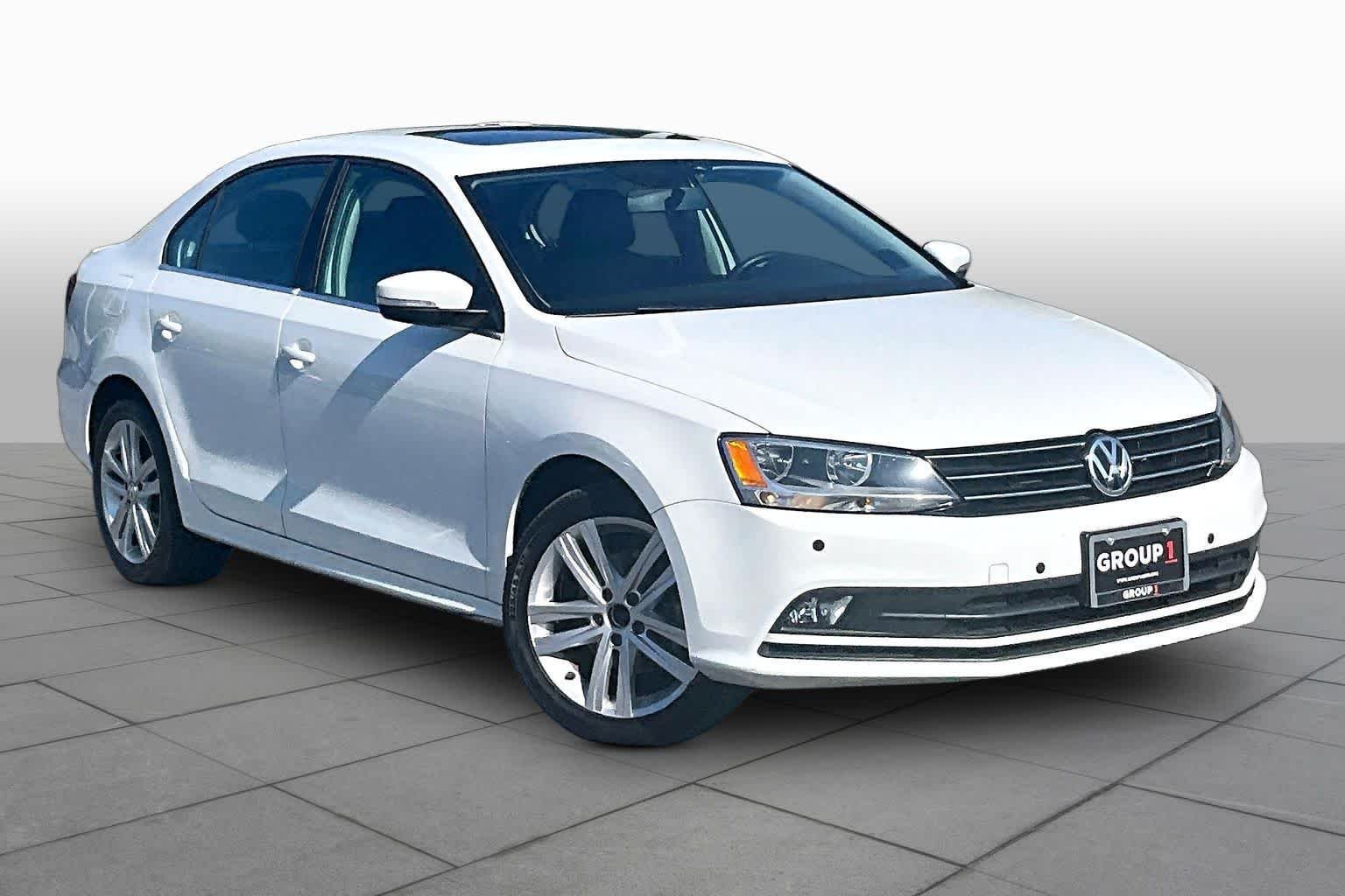 Used 2015  Volkswagen 1.8T SEL image 3
