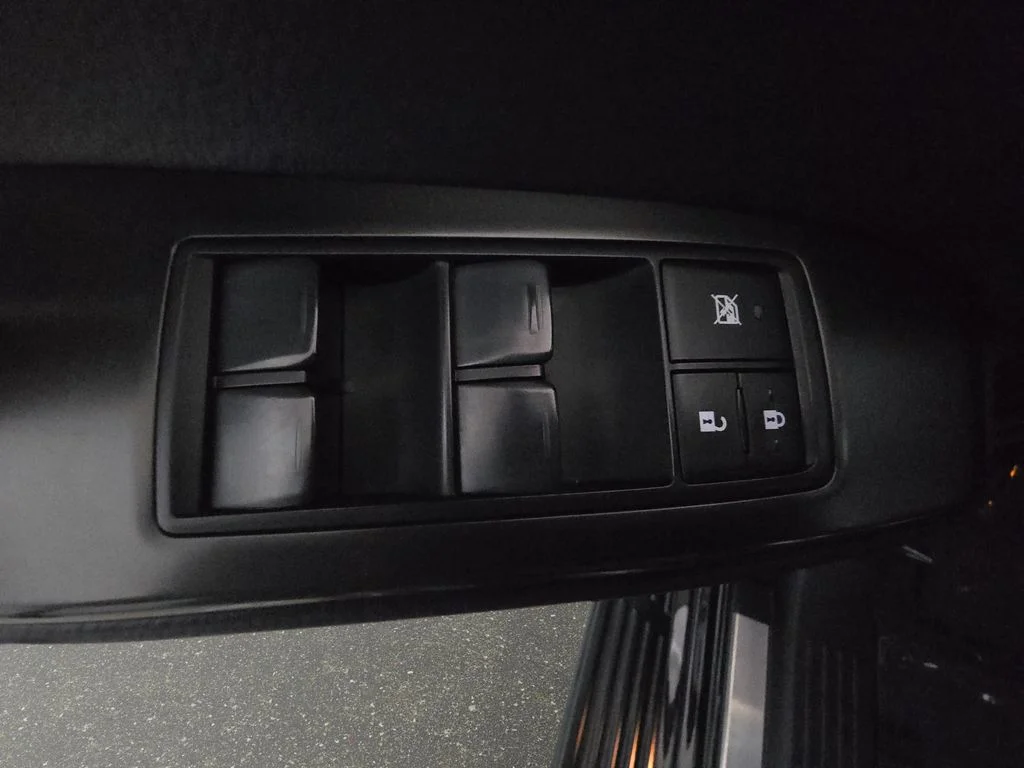 Certified Used 2022 Black Lexus 460 image 32