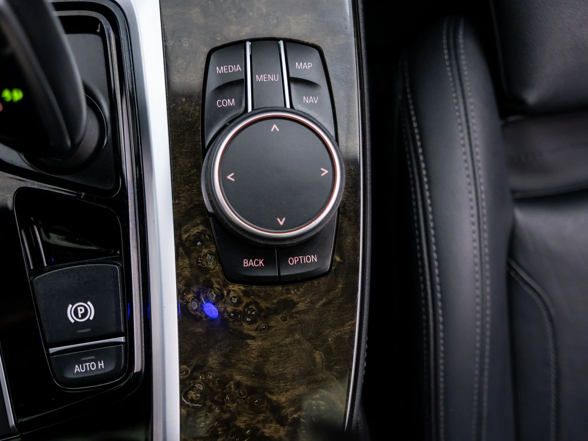Used 2019 Black BMW xDrive30i image 21